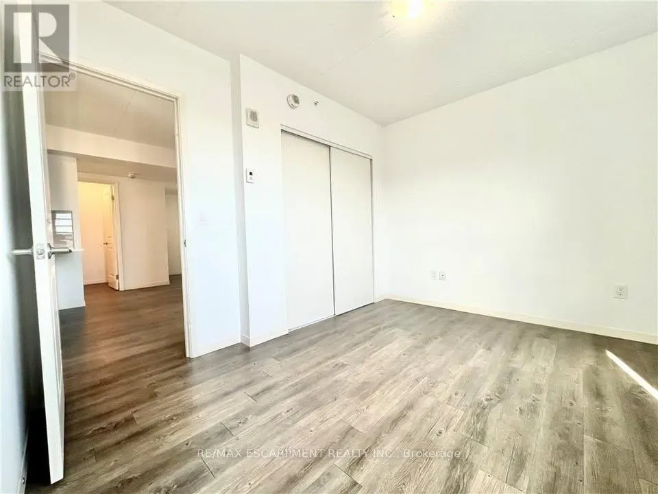 302 - 220 CANNON STREET E
