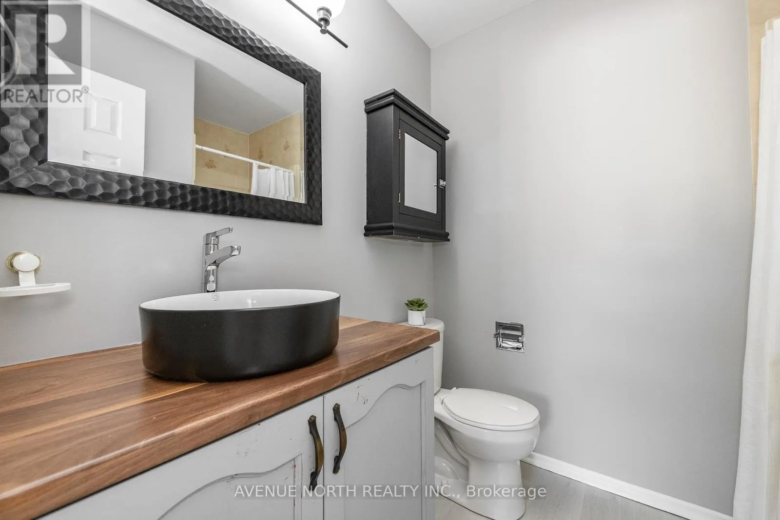 2 CHICKASAW CRESCENT