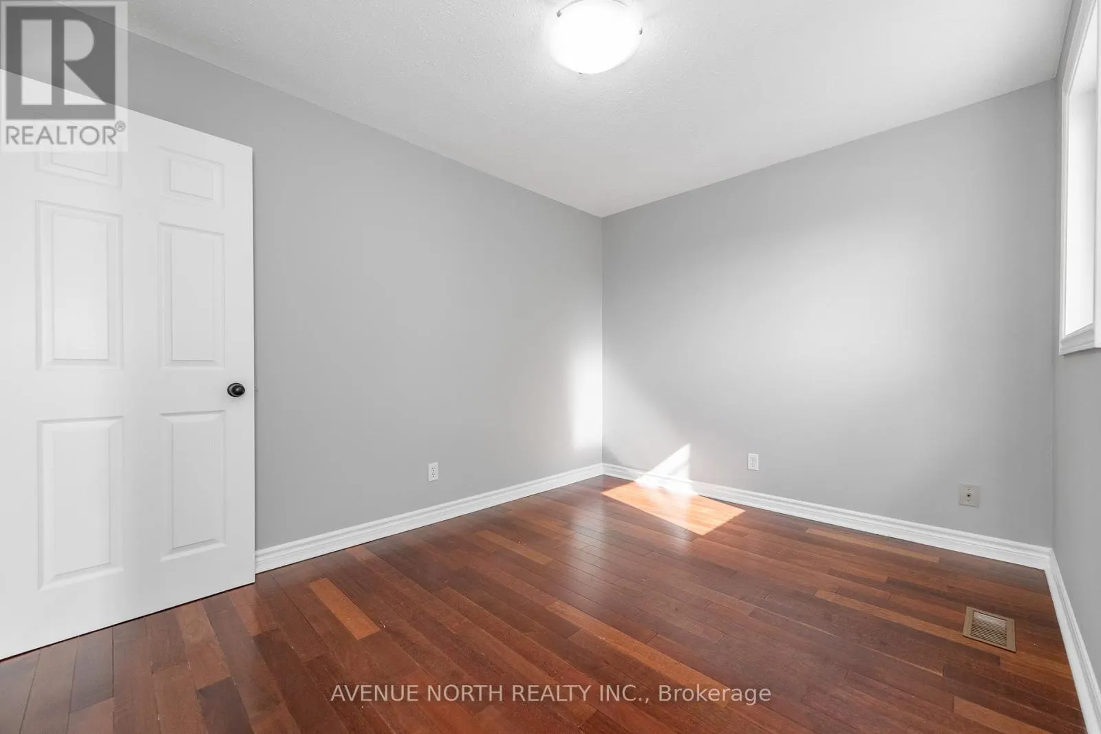 2 CHICKASAW CRESCENT