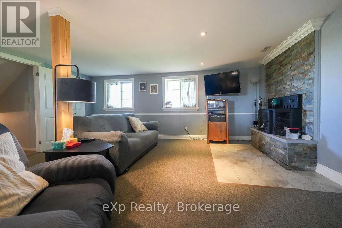 3595 BRUCE ROAD 3