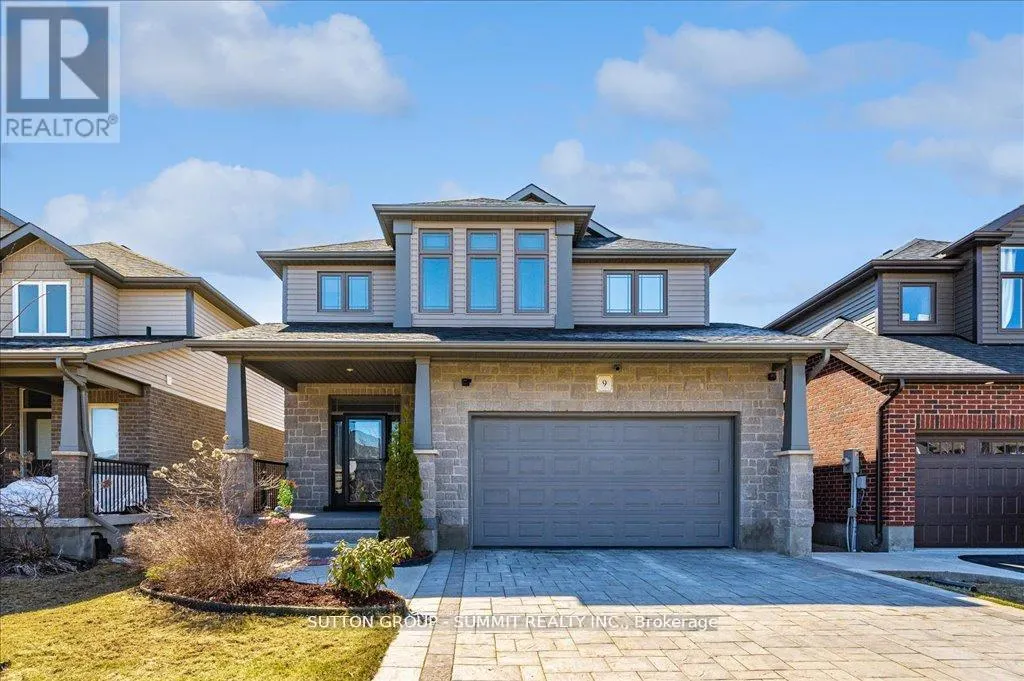 9 MCINTYRE LANE