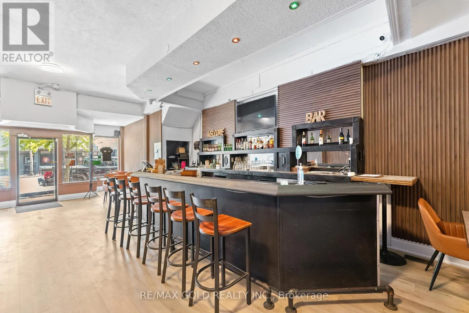 5899 MAIN STREET