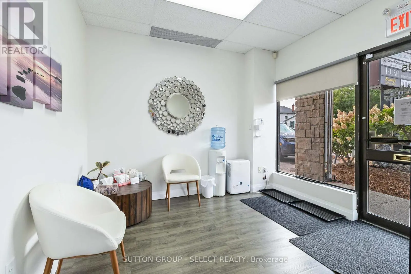 795 DUNDAS STREET