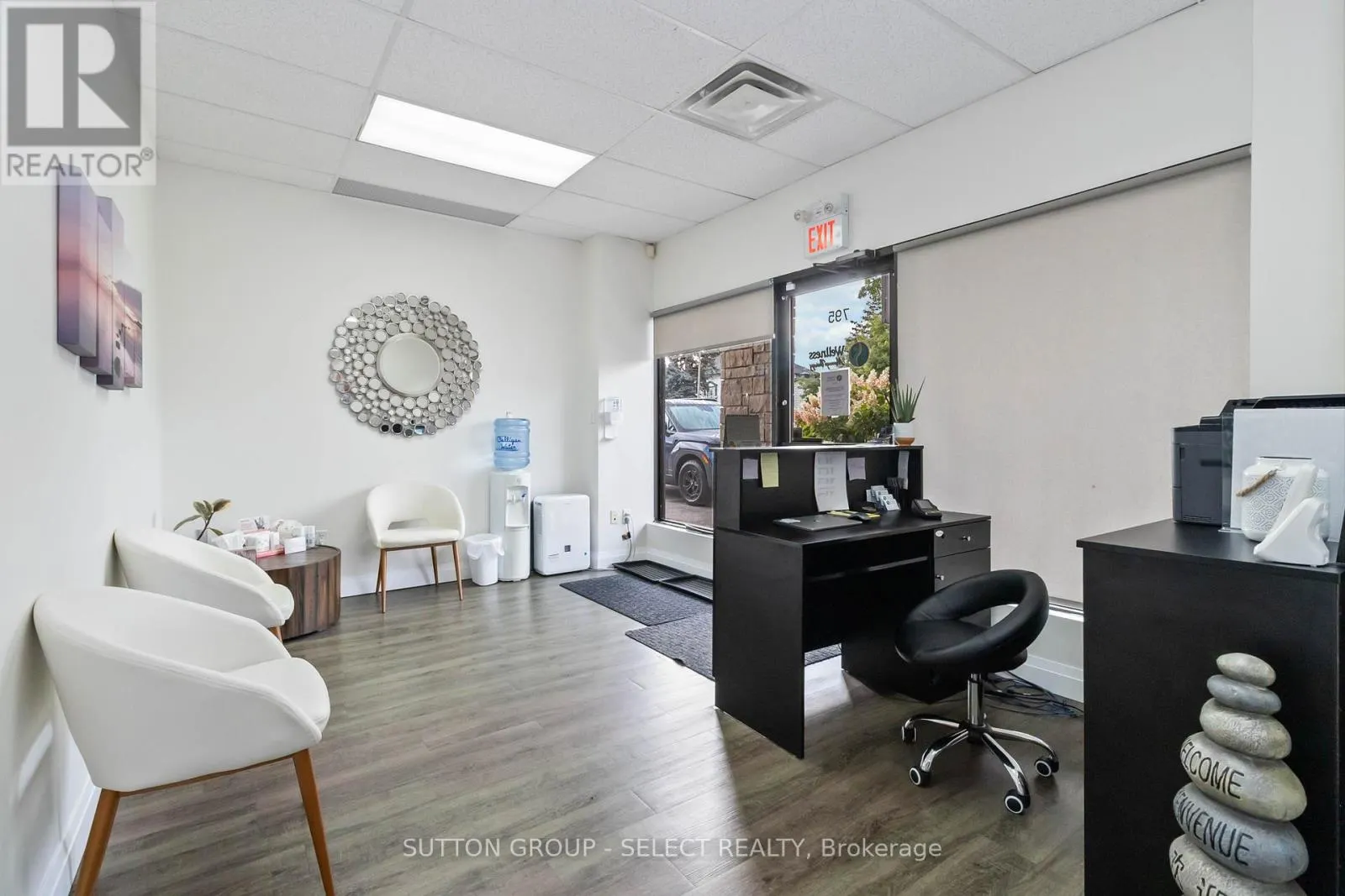 795 DUNDAS STREET
