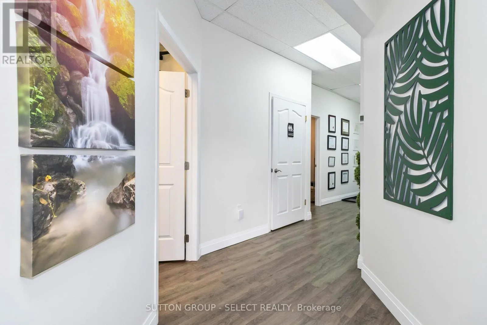 795 DUNDAS STREET