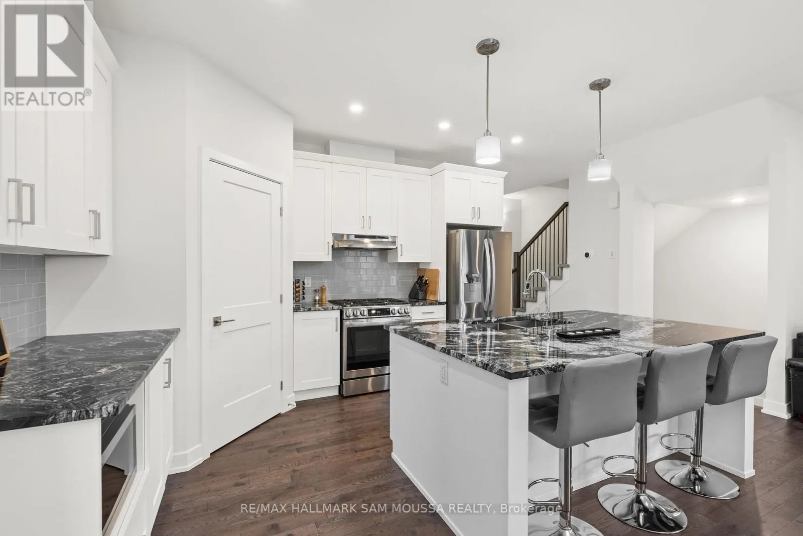 33 MAC BEATTIE DRIVE