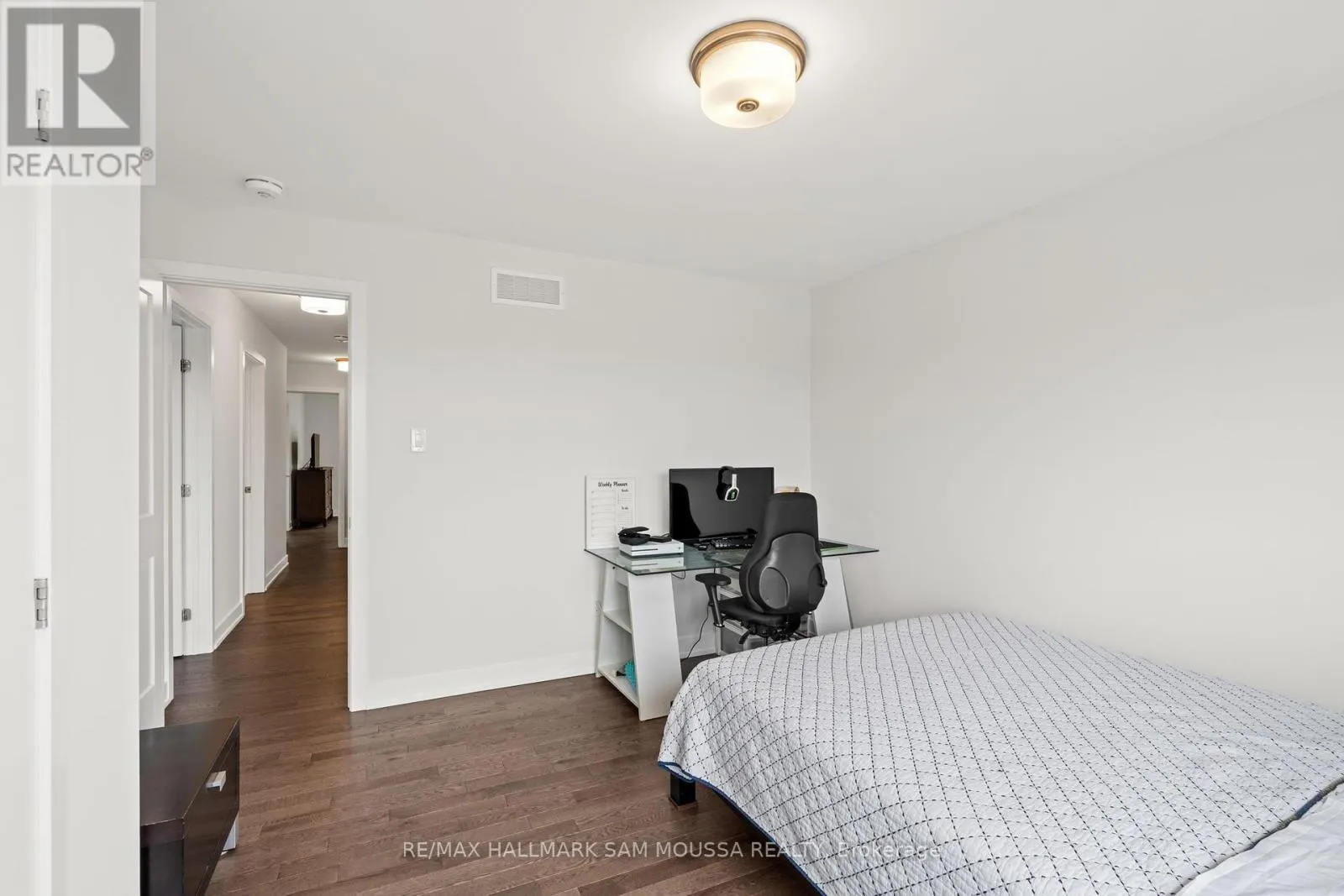 33 MAC BEATTIE DRIVE