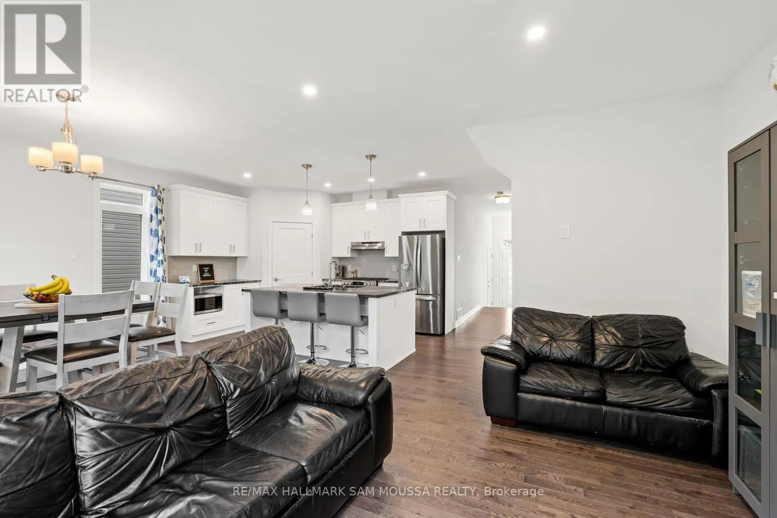 33 MAC BEATTIE DRIVE