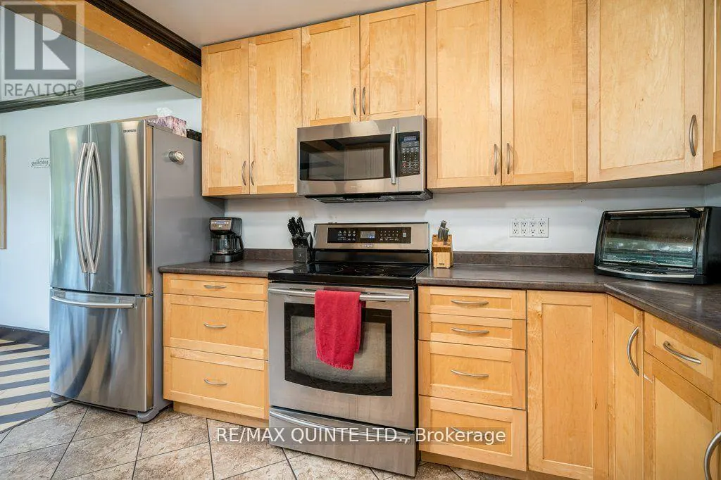 348 RIVER STREET W