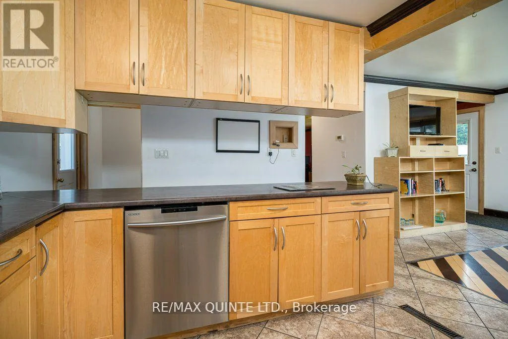 348 RIVER STREET W