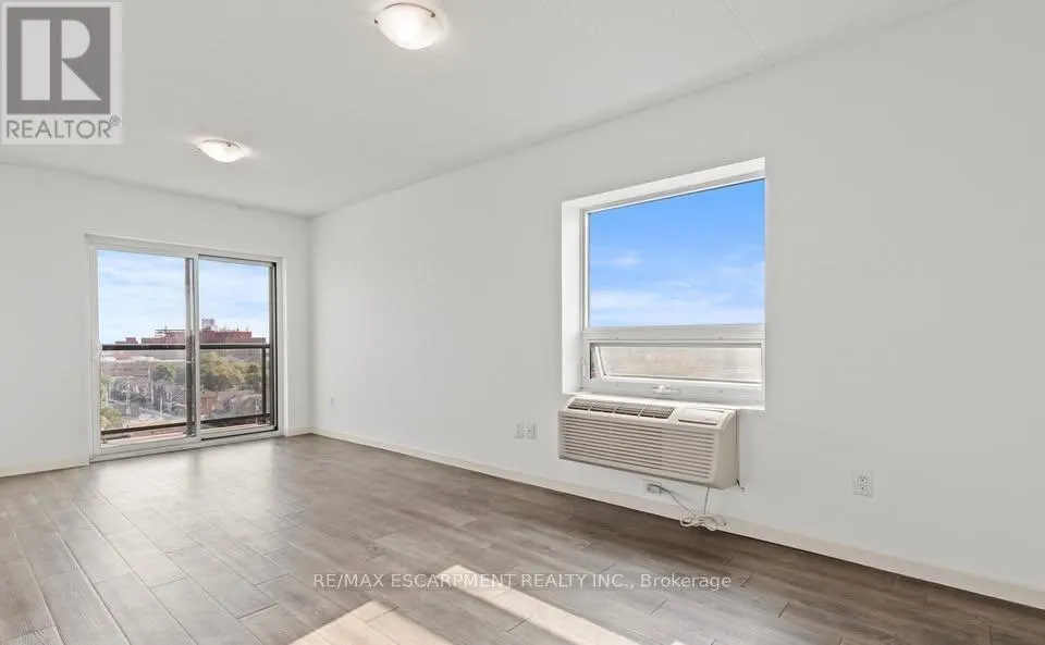 708 - 220 CANNON STREET E