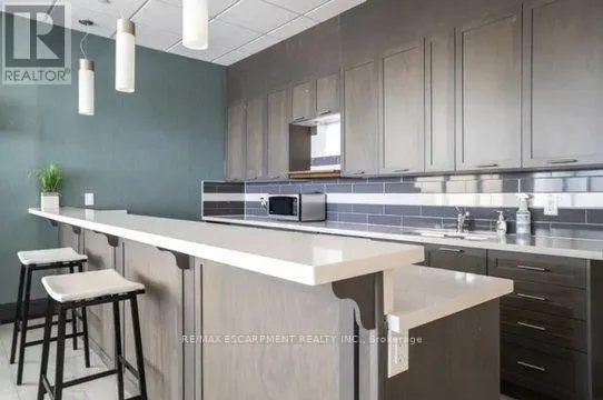 708 - 220 CANNON STREET E