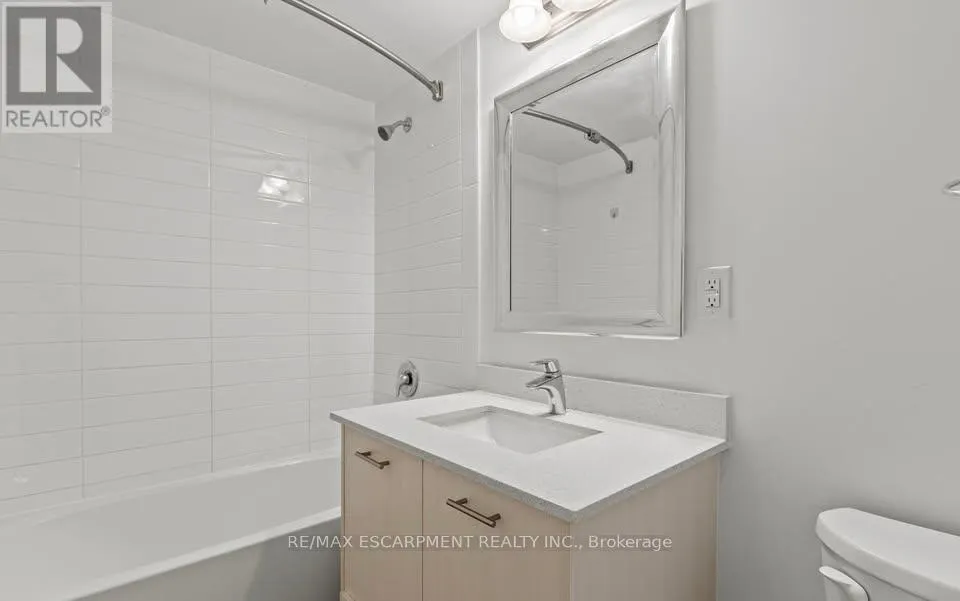 708 - 220 CANNON STREET E