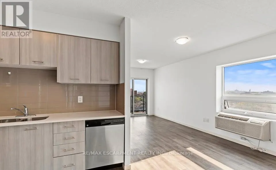 708 - 220 CANNON STREET E