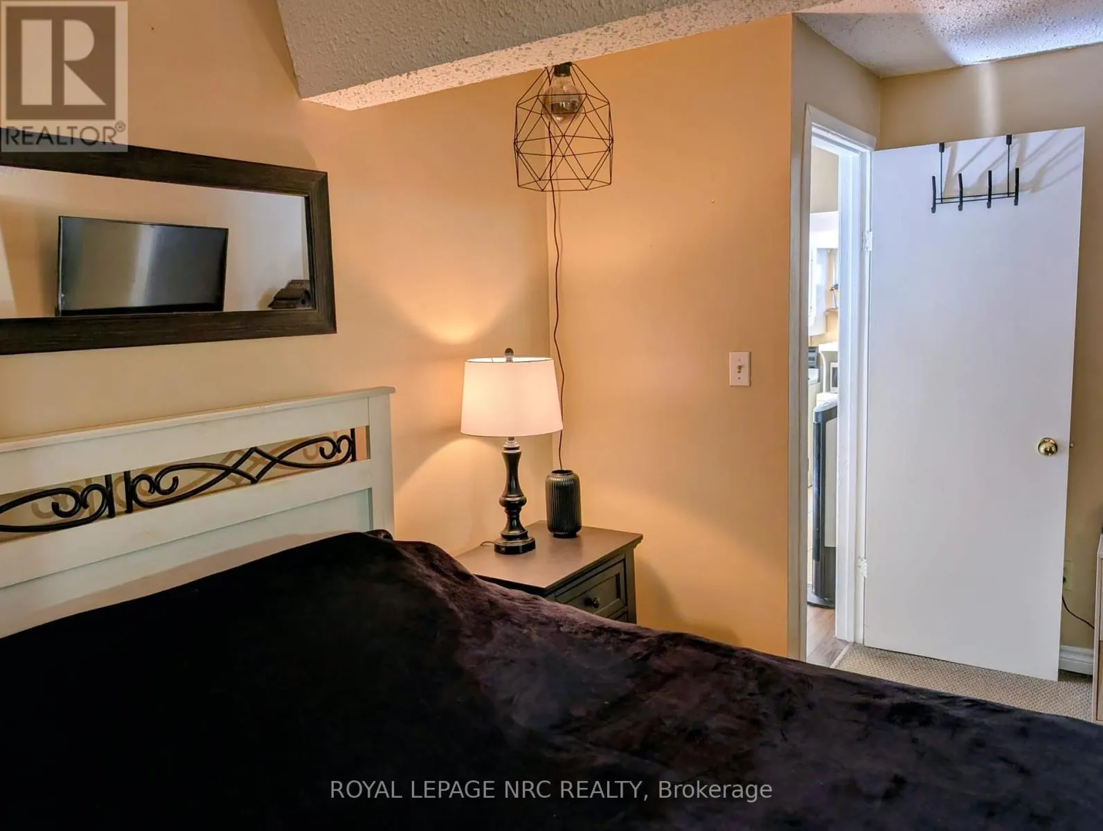 4132 CHIPPAWA PARKWAY