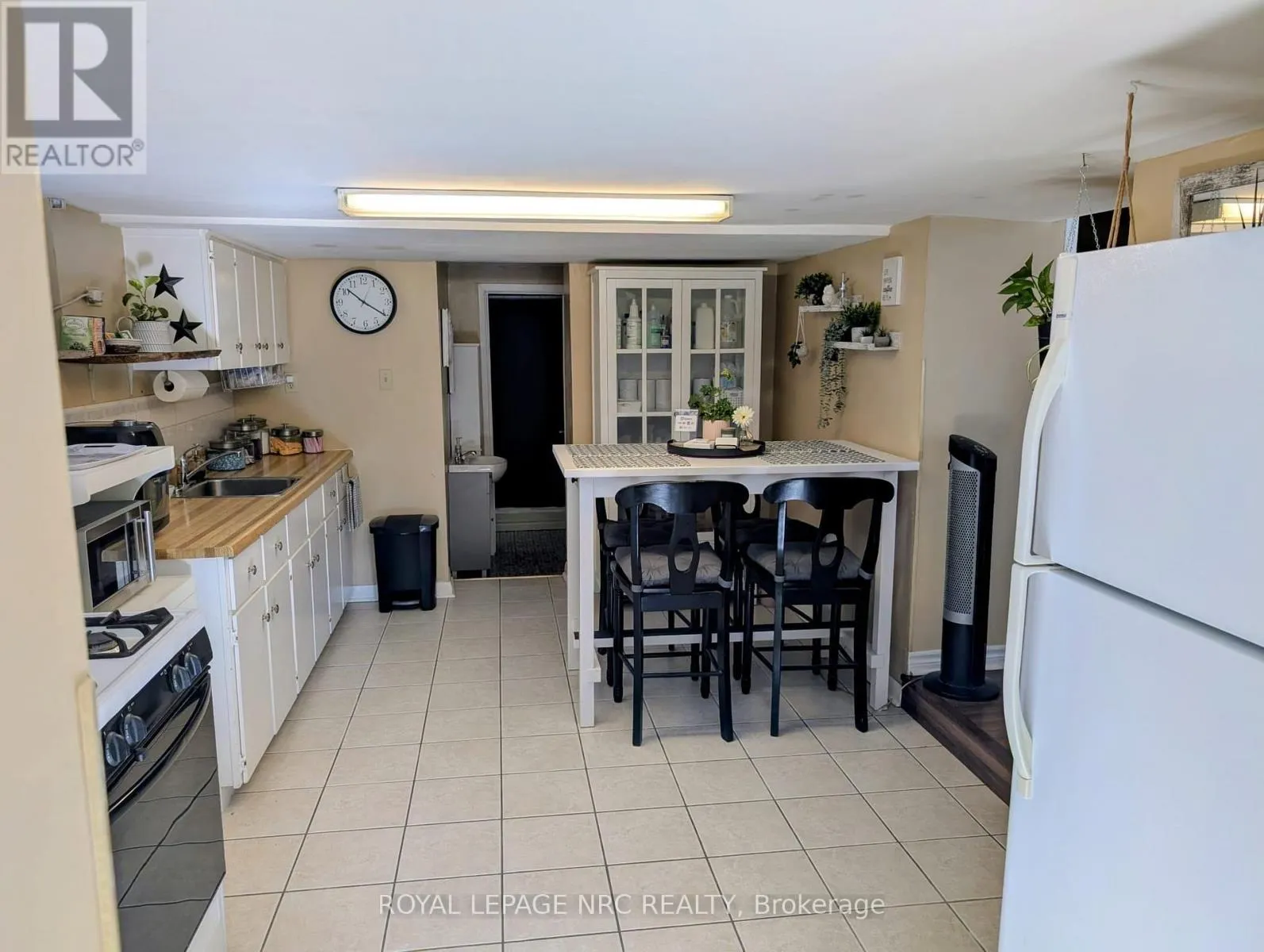 4132 CHIPPAWA PARKWAY