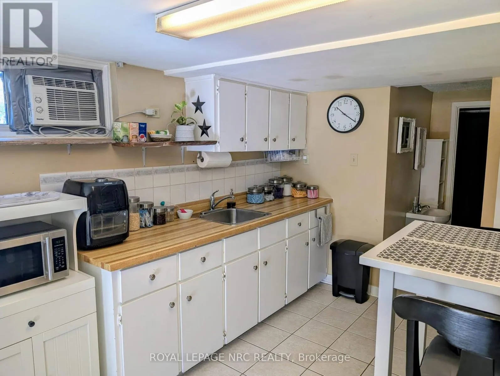 4132 CHIPPAWA PARKWAY