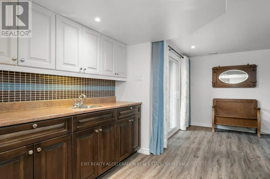 252 BRIDGE STREET W