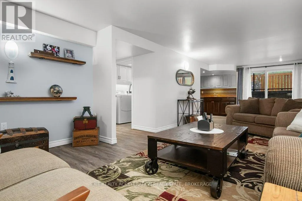 252 BRIDGE STREET W