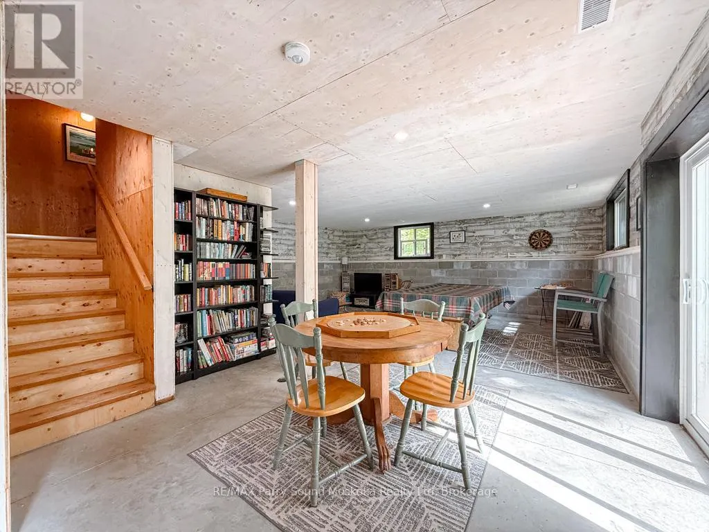 71 CROWN RETREATS ROAD