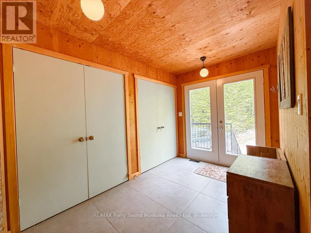 71 CROWN RETREATS ROAD
