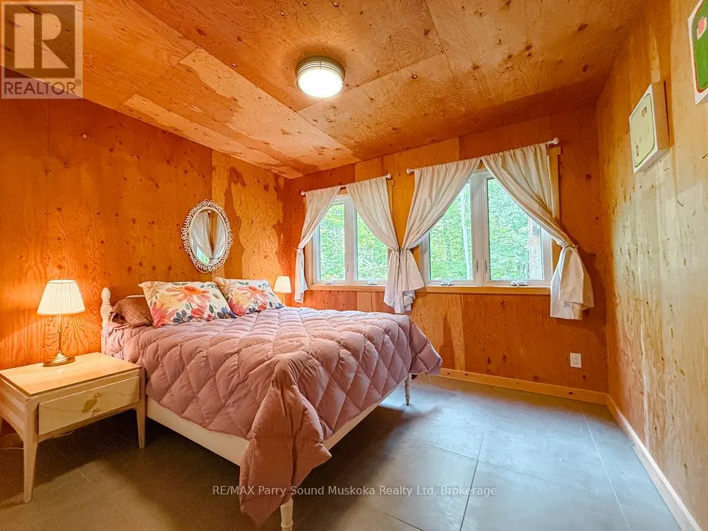 71 CROWN RETREATS ROAD