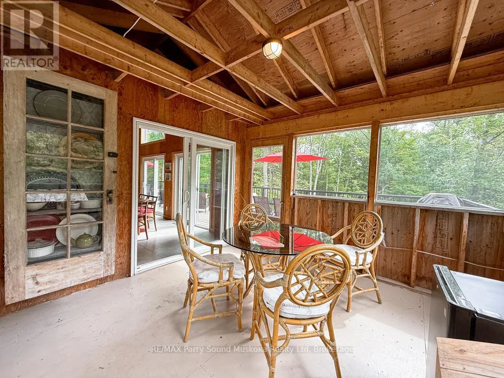 71 CROWN RETREATS ROAD