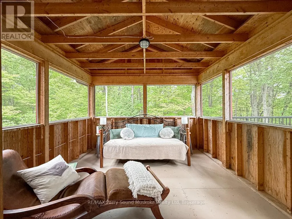 71 CROWN RETREATS ROAD