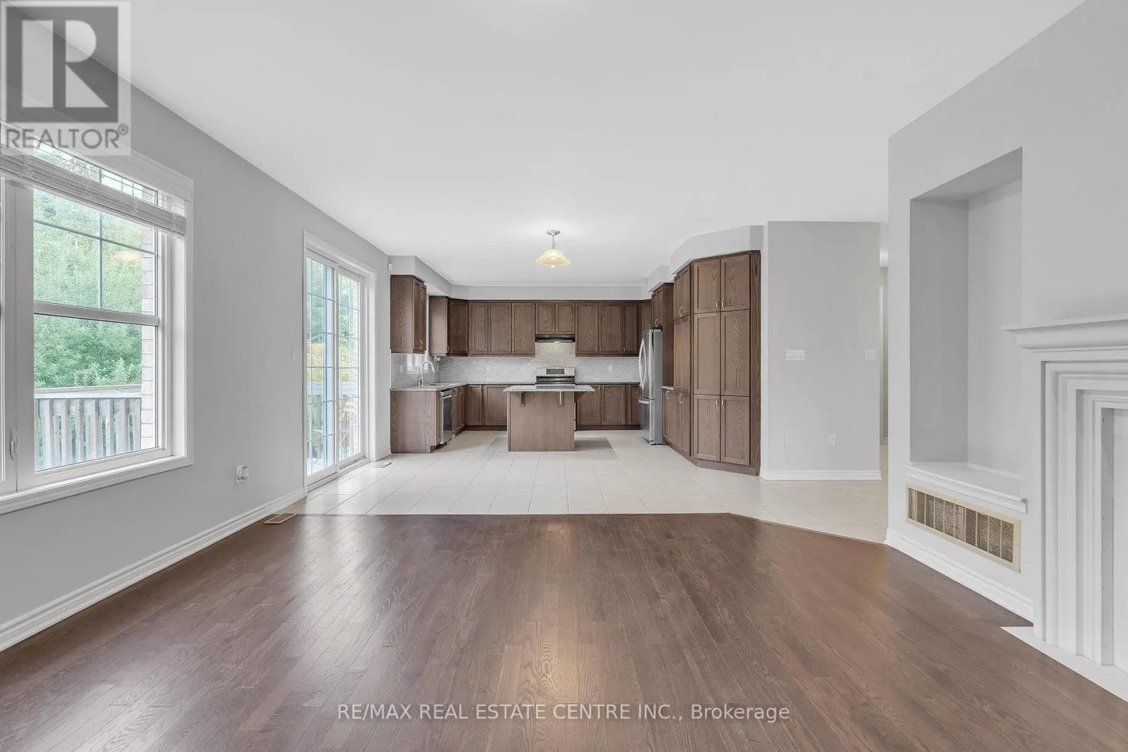 260 SHADY GLEN CRESCENT
