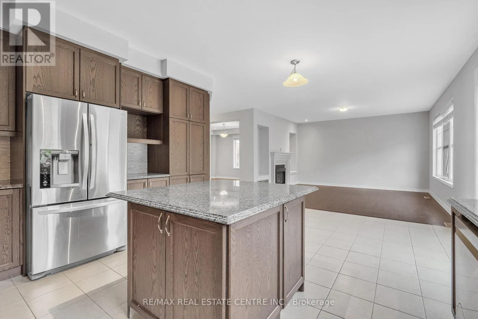 260 SHADY GLEN CRESCENT