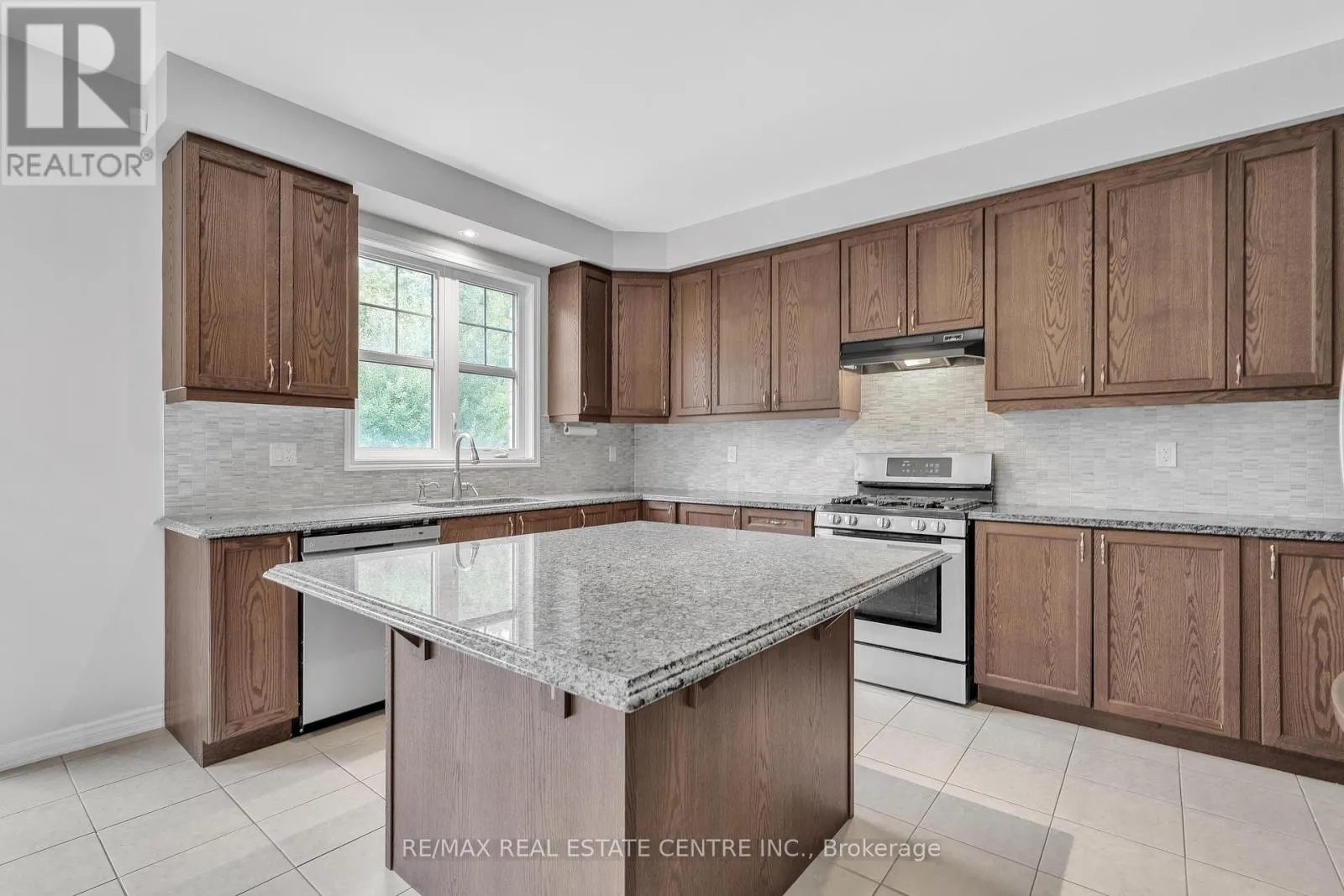 260 SHADY GLEN CRESCENT