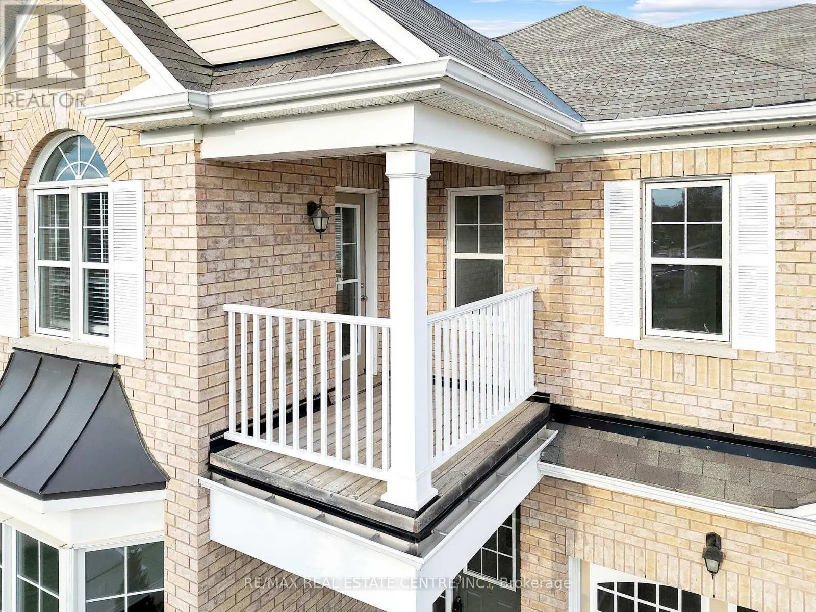 260 SHADY GLEN CRESCENT
