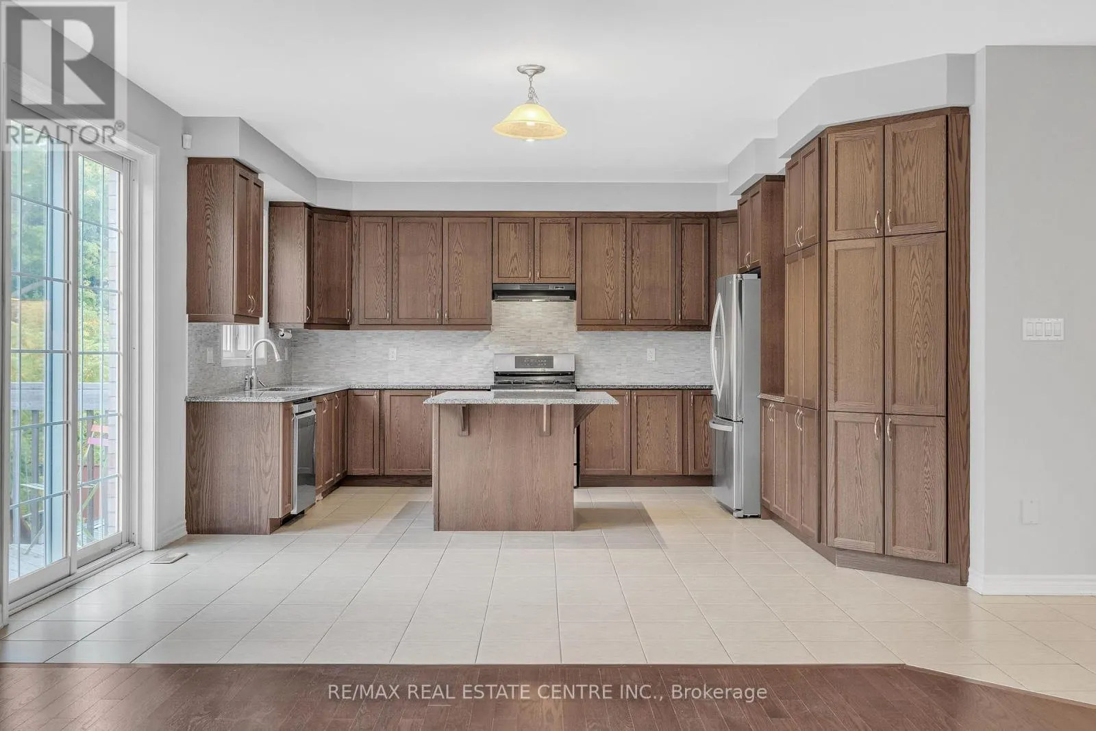260 SHADY GLEN CRESCENT