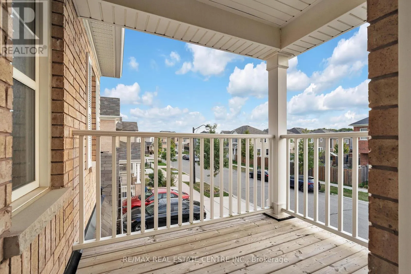 260 SHADY GLEN CRESCENT