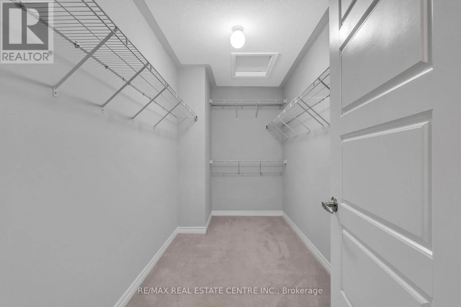 260 SHADY GLEN CRESCENT