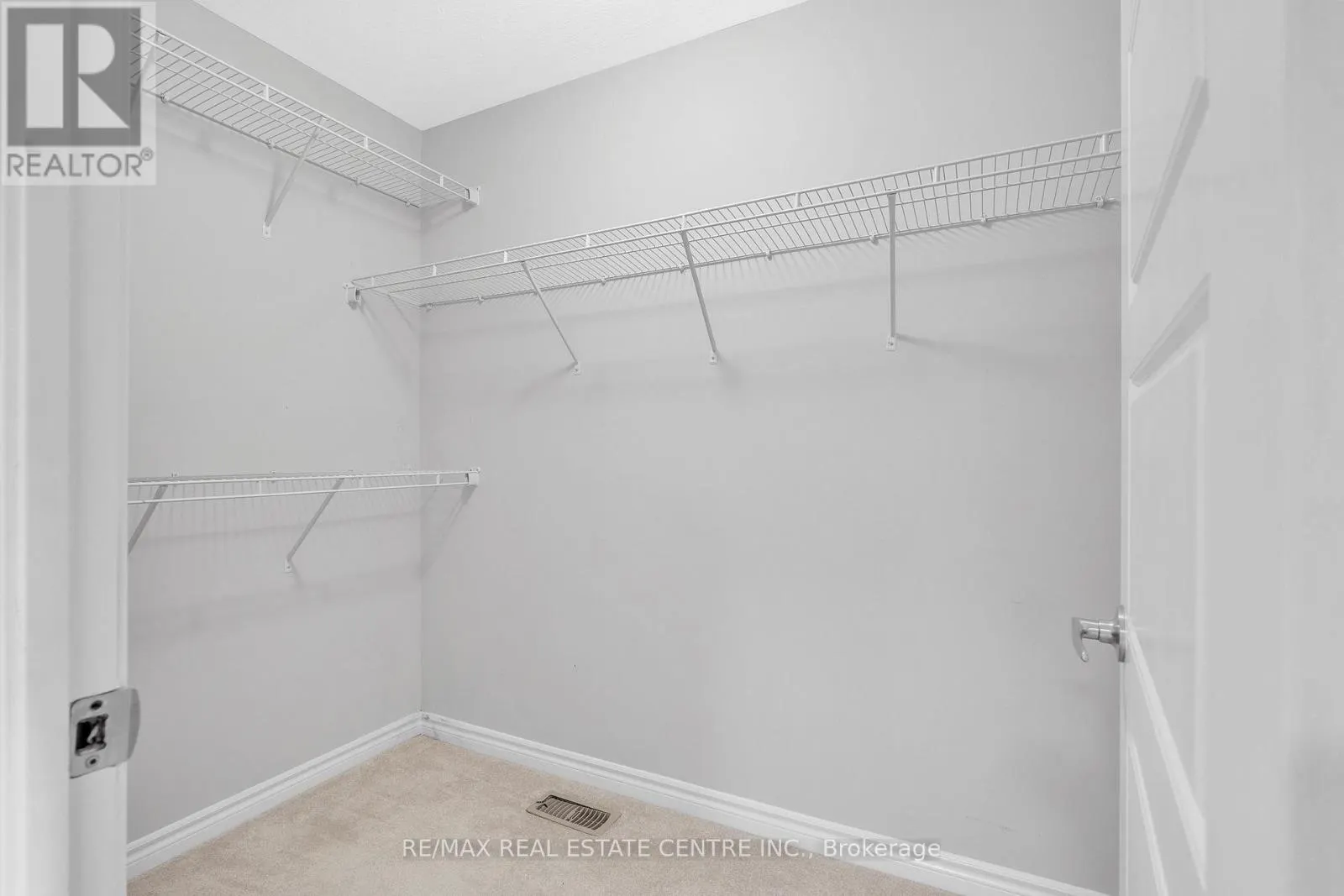 260 SHADY GLEN CRESCENT