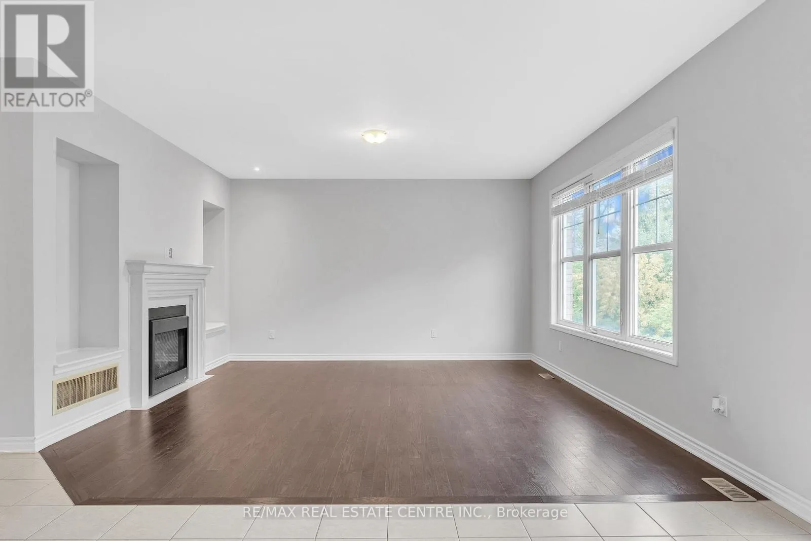 260 SHADY GLEN CRESCENT