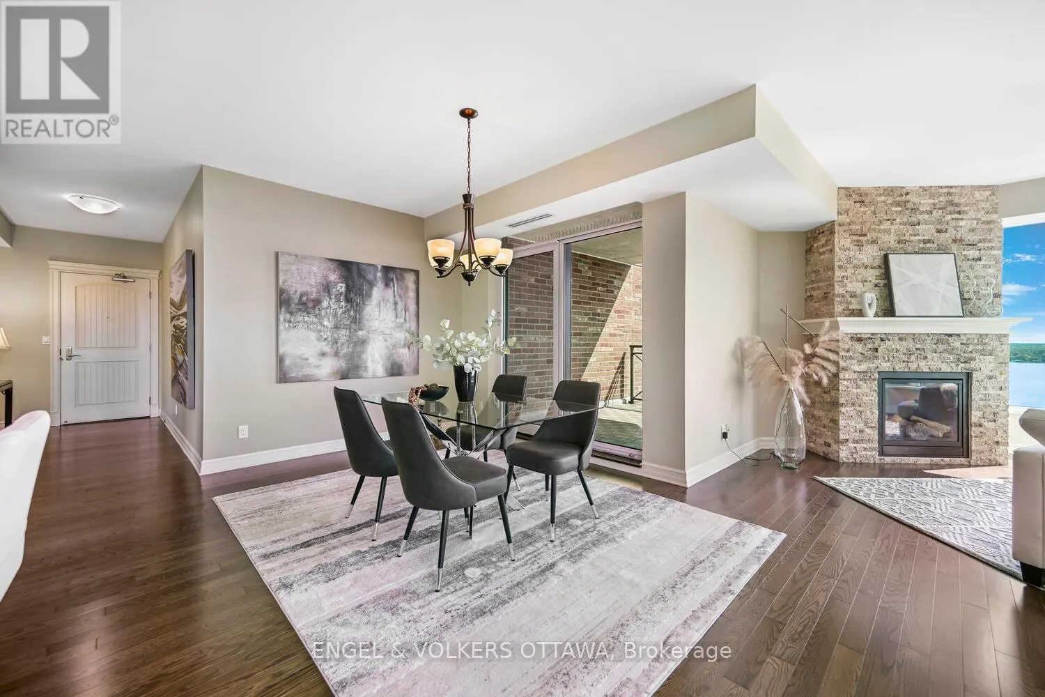 1702 - 15 ST ANDREW STREET
