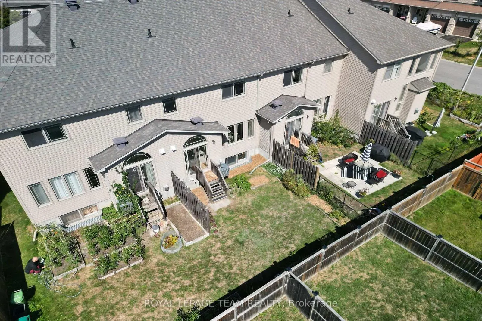 1464 CARRONBRIDGE CIRCLE