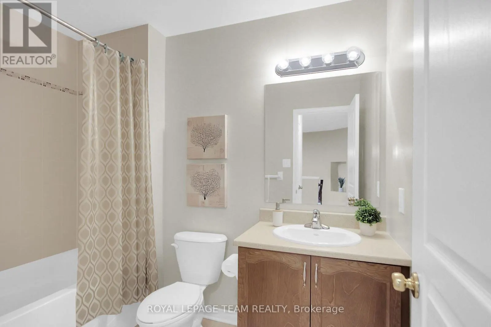 1464 CARRONBRIDGE CIRCLE
