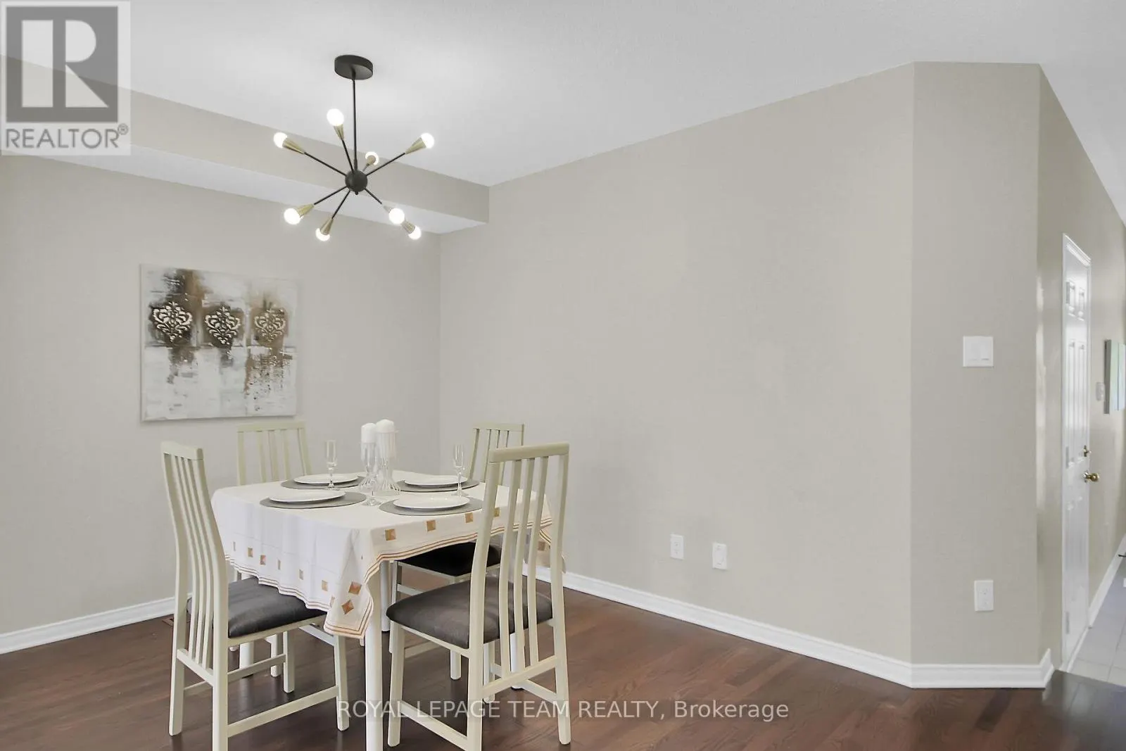 1464 CARRONBRIDGE CIRCLE