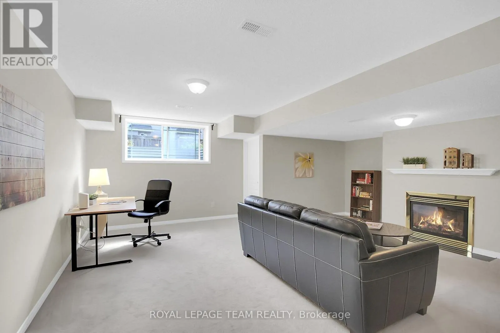 1464 CARRONBRIDGE CIRCLE