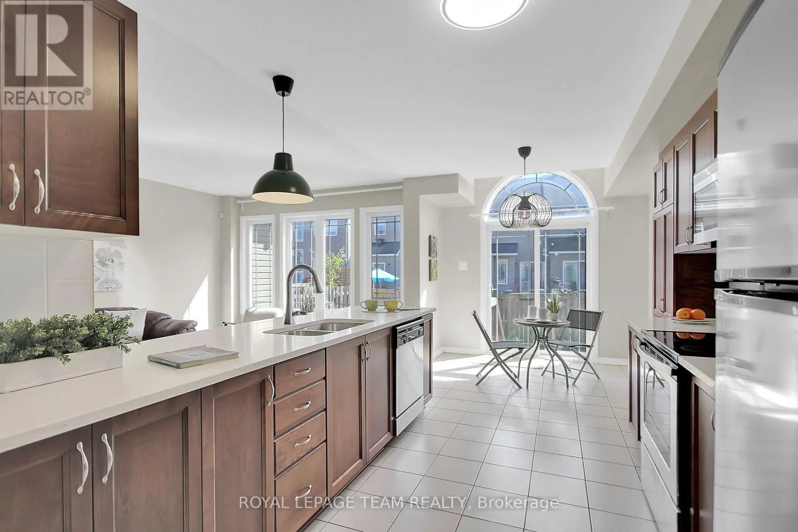 1464 CARRONBRIDGE CIRCLE