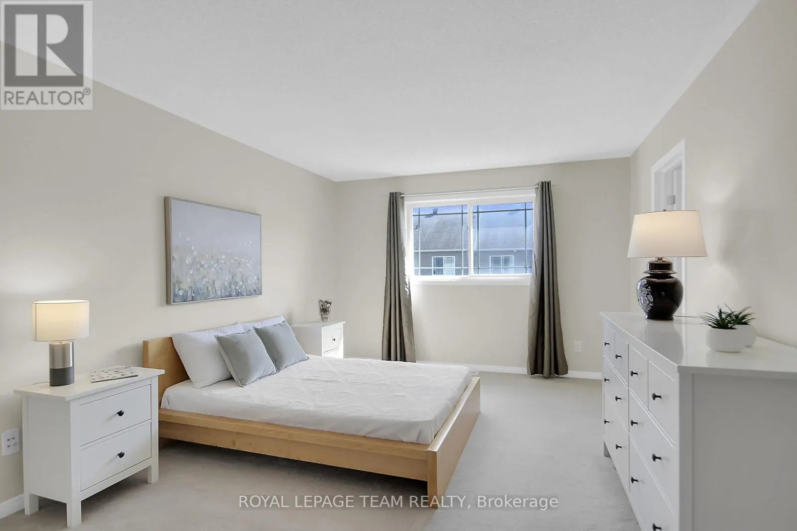 1464 CARRONBRIDGE CIRCLE
