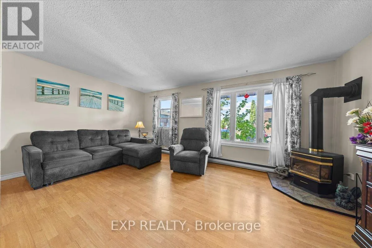 3166 STOCKTON DRIVE