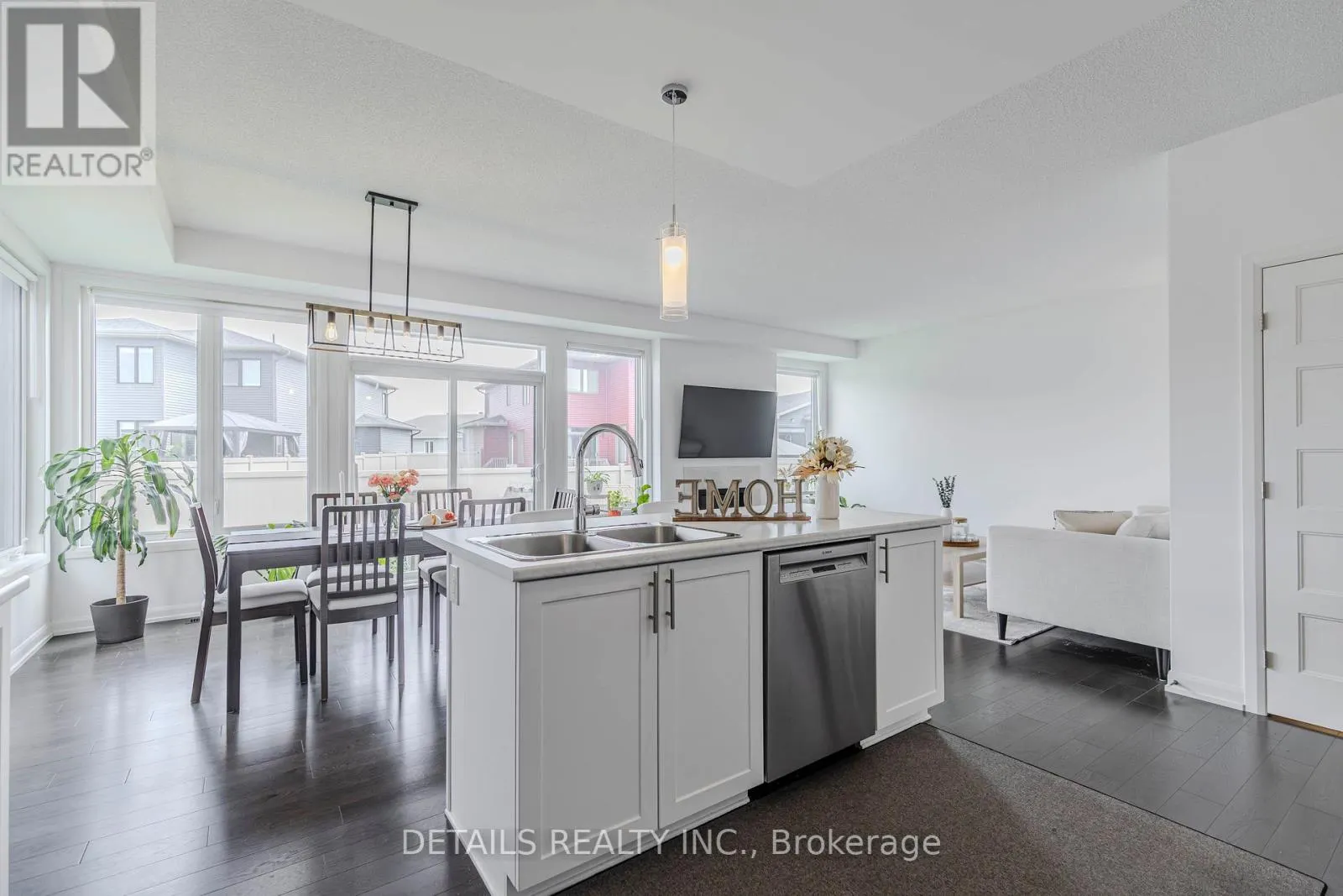 372 STERLING AVENUE
