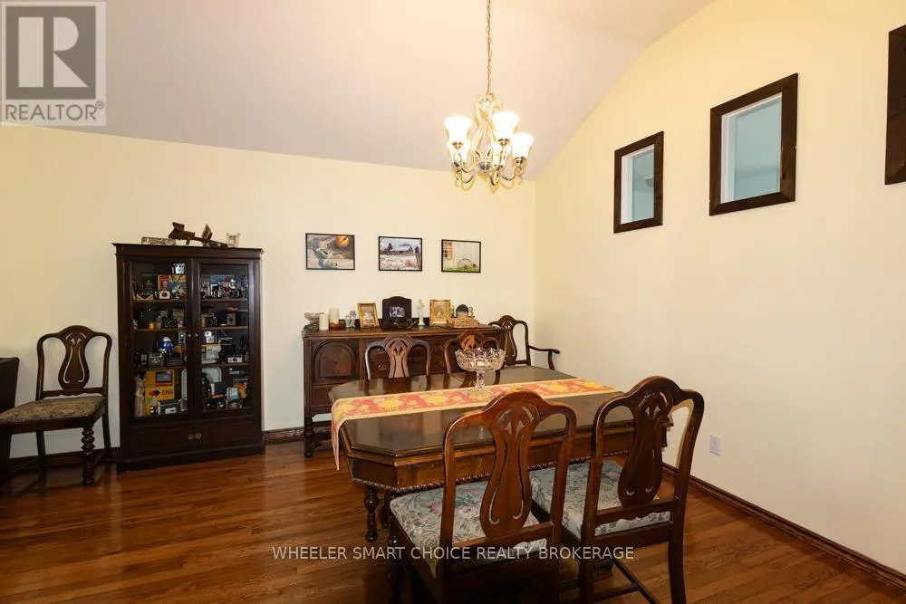 15206 COLONIAL DRIVE