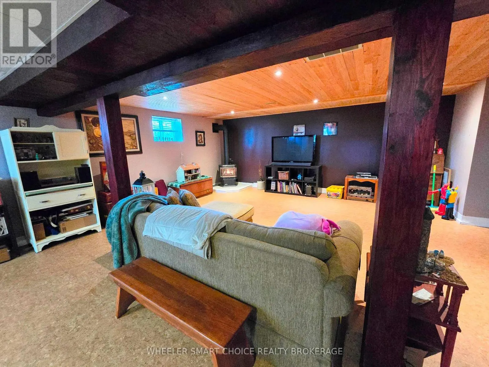 15206 COLONIAL DRIVE