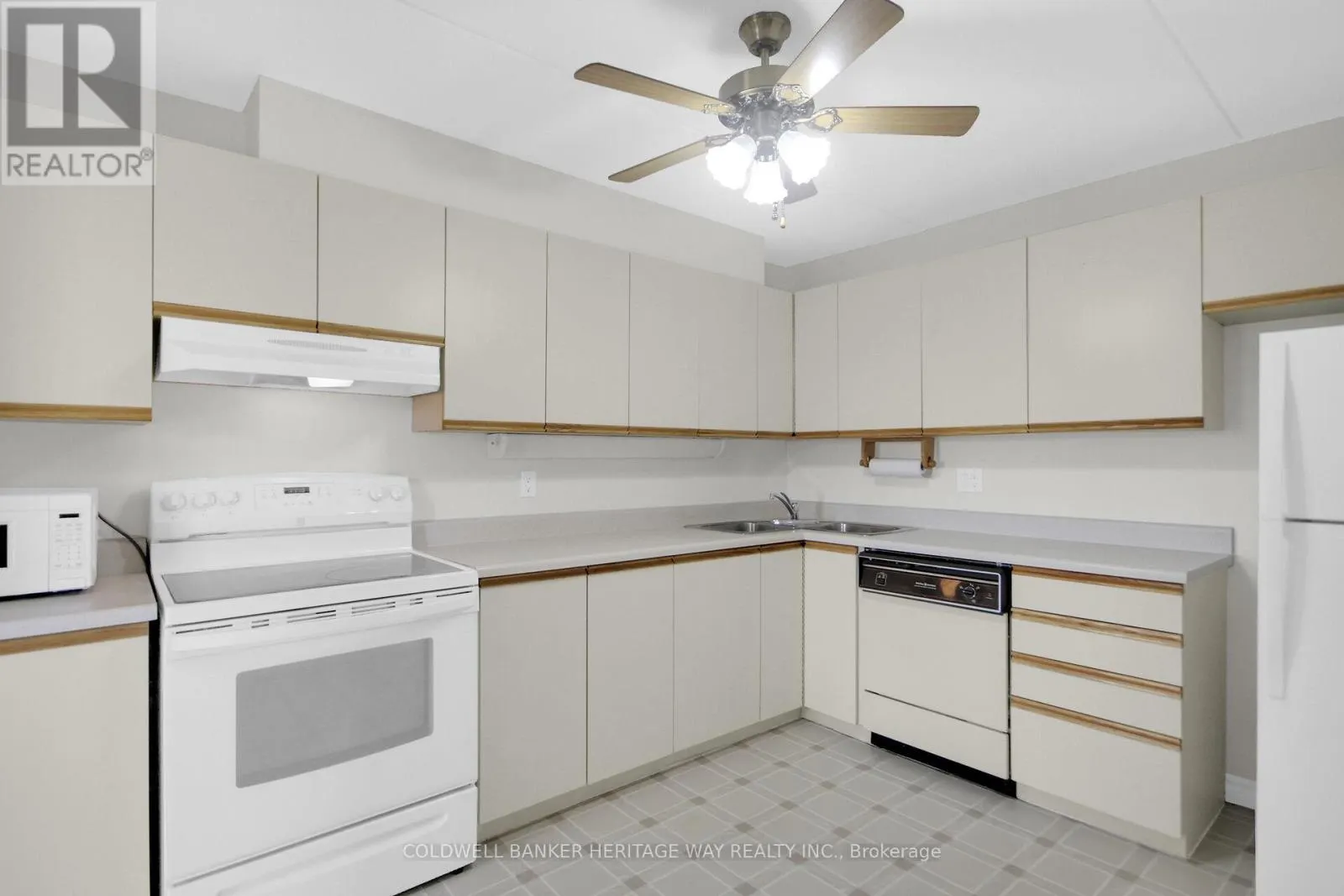 405 - 206 WOODWARD STREET