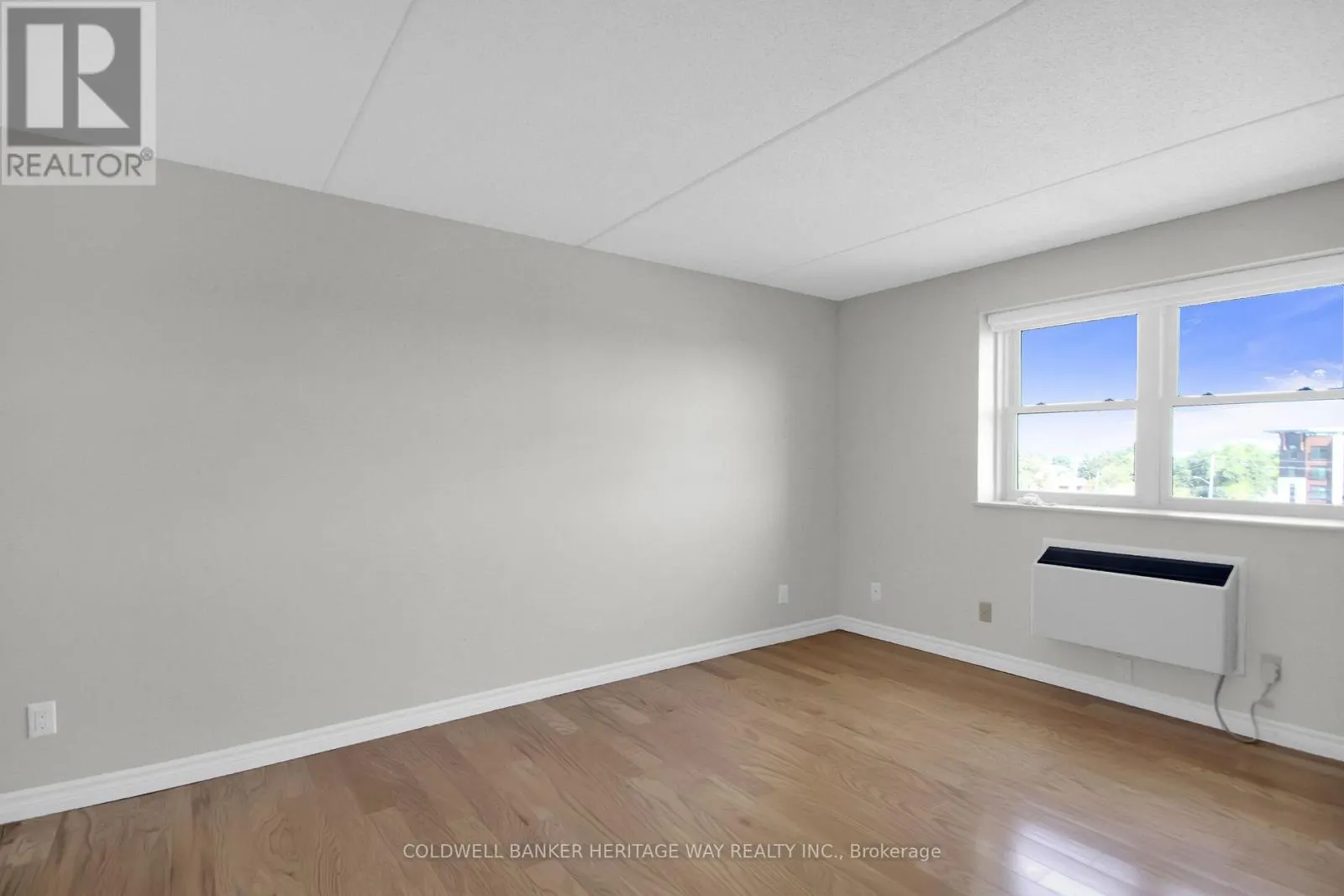 405 - 206 WOODWARD STREET